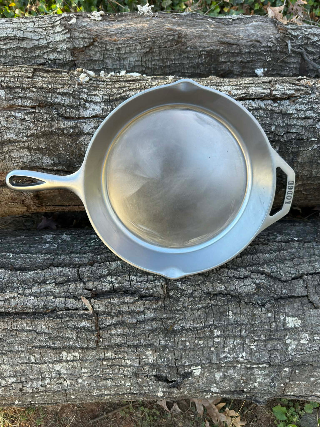 15" LODGE CAST IRON SKILLET - SANDED SMOOTH