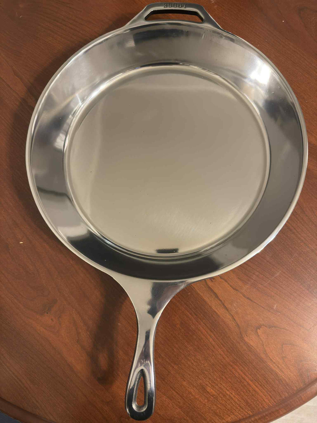 15" MIRROR POLISHED LODGE CAST IRON SKILLET - Food Safe Compounds