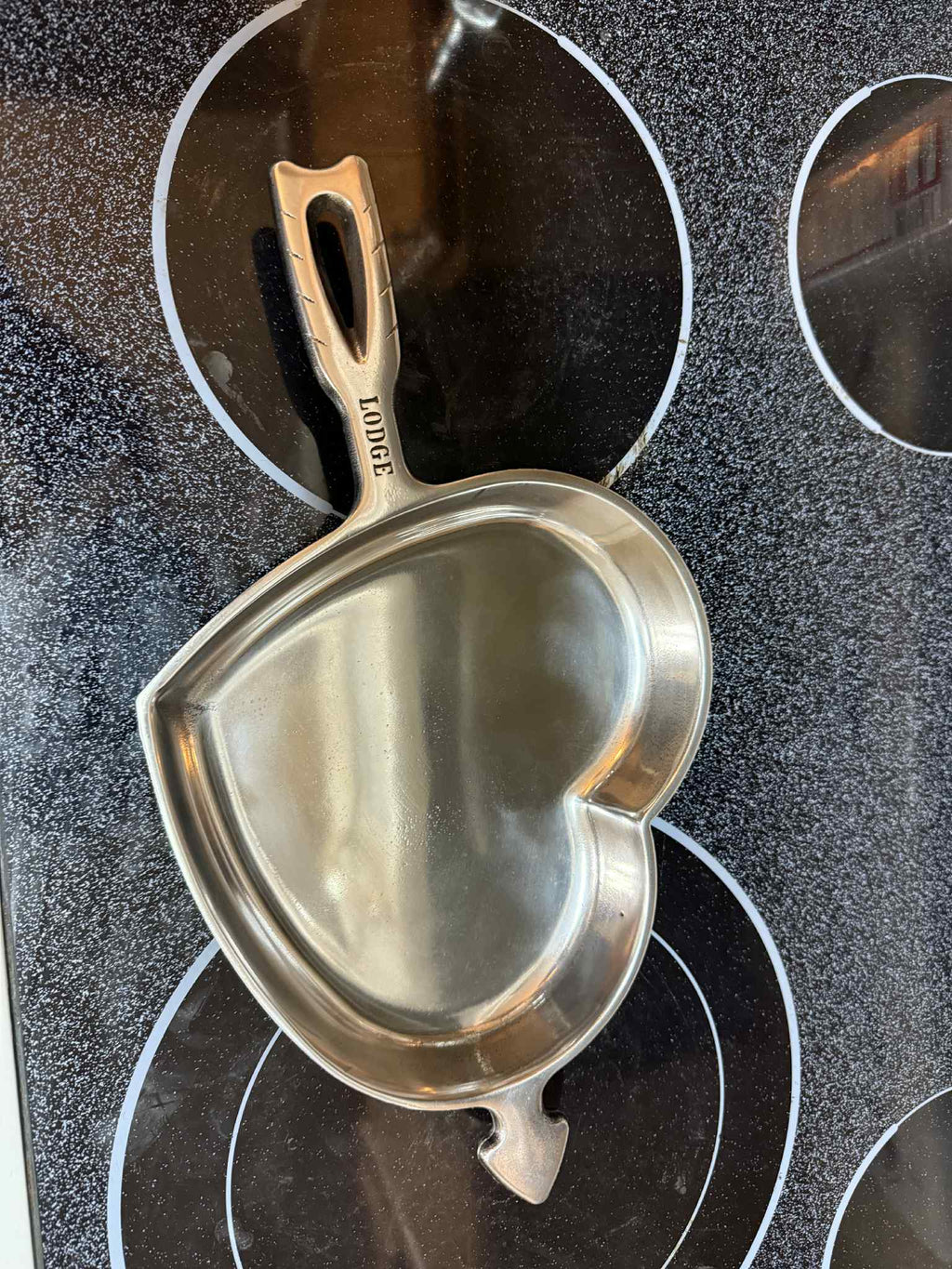 Mirror Polished Heart Shaped Cast Iron Pan 9.25"