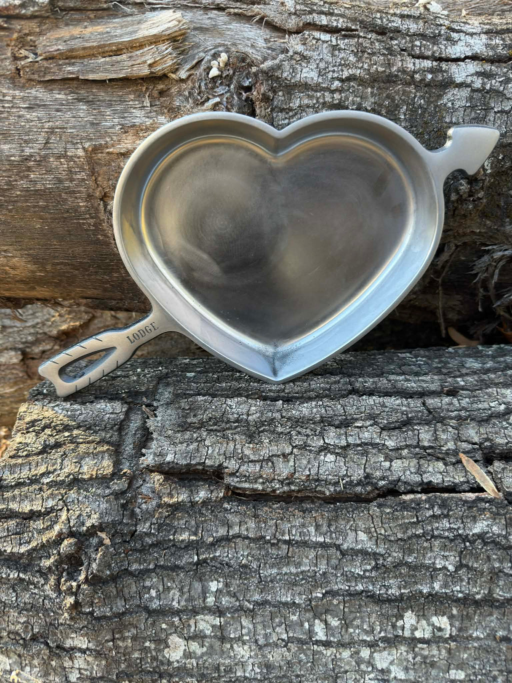 Lodge Heart Shaped Cast Iron Pan 9.25" - SANDED SMOOTH