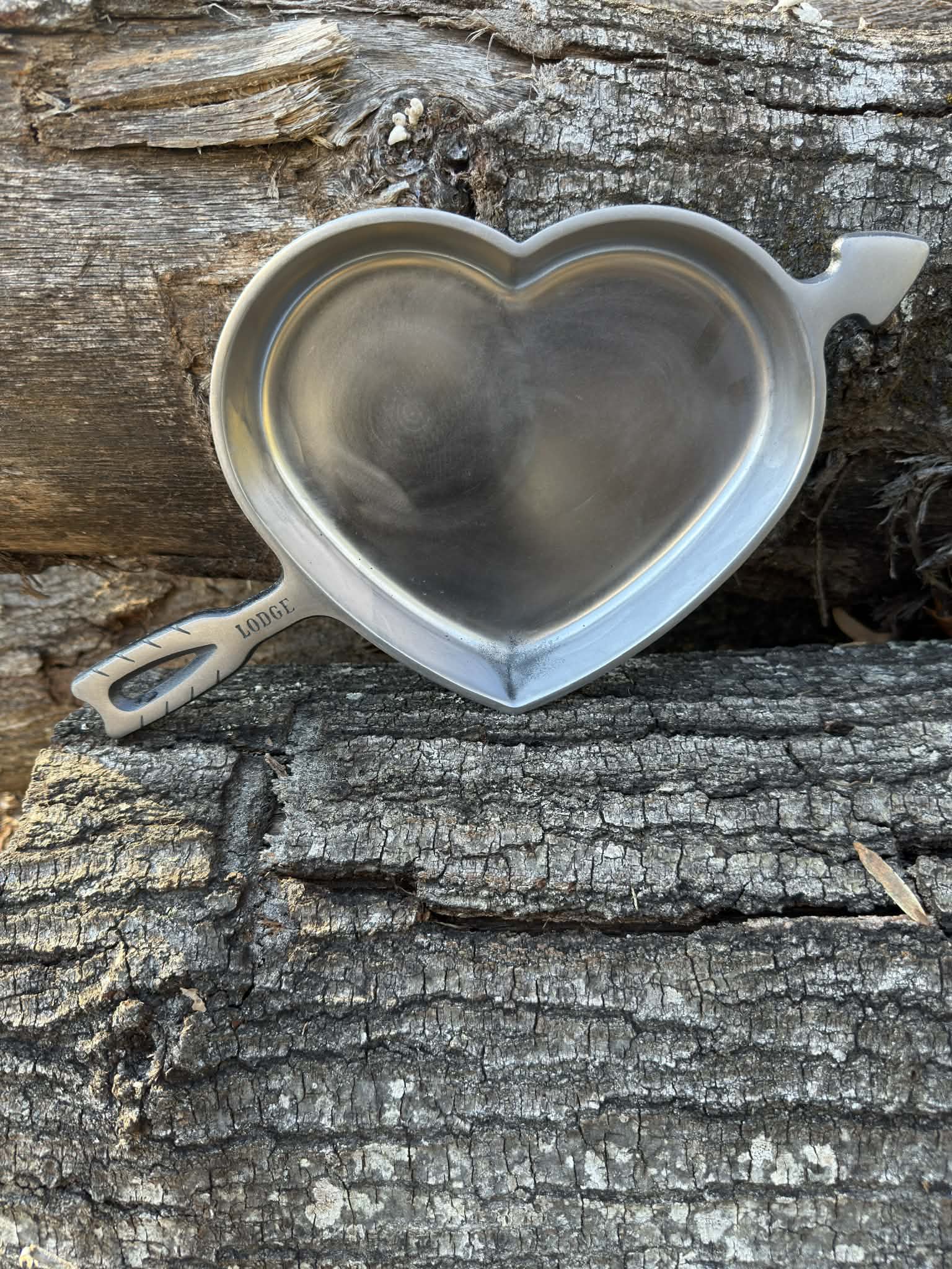 Lodge Heart Shaped Cast Iron Pan 9.25" - SANDED SMOOTH