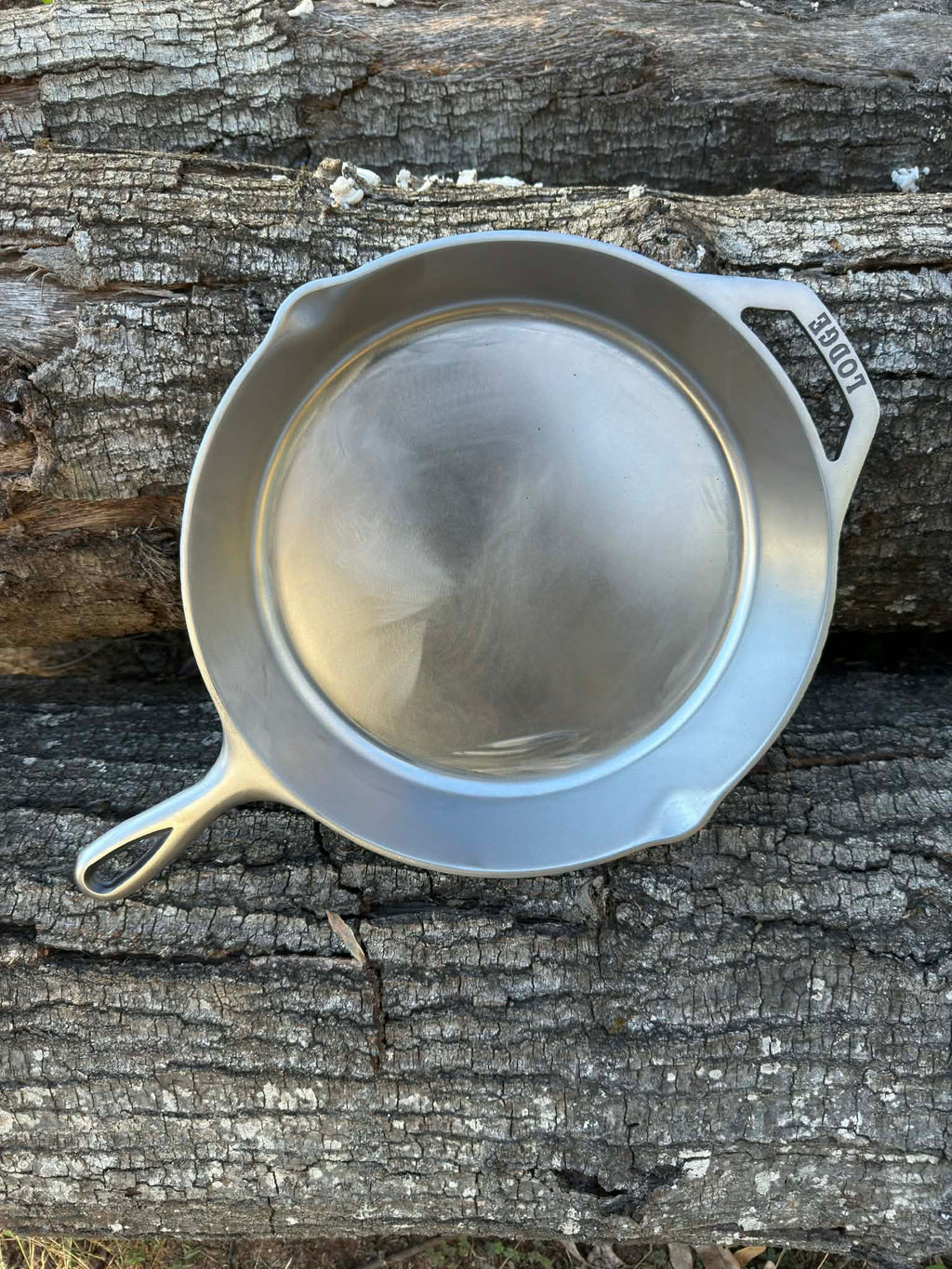 15" LODGE CAST IRON SKILLET - SANDED SMOOTH